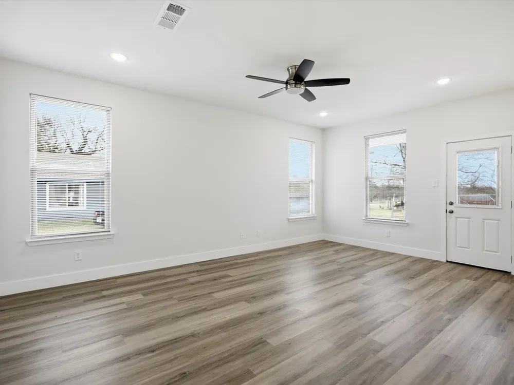 108 Couch Street Italy, TX 76651