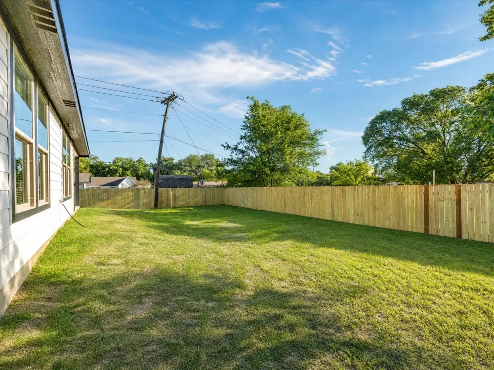 108 Couch Street Italy, TX 76651