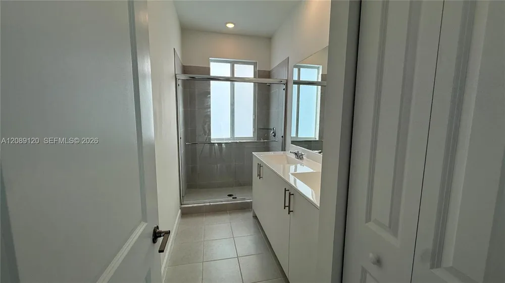 679 SE 13th St Cir Homestead, FL 33034