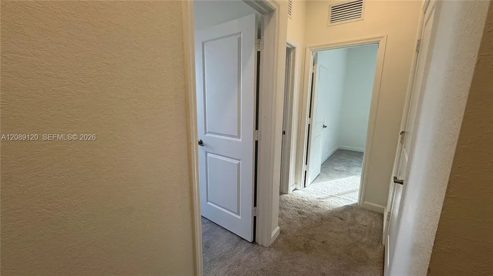 679 SE 13th St Cir Homestead, FL 33034