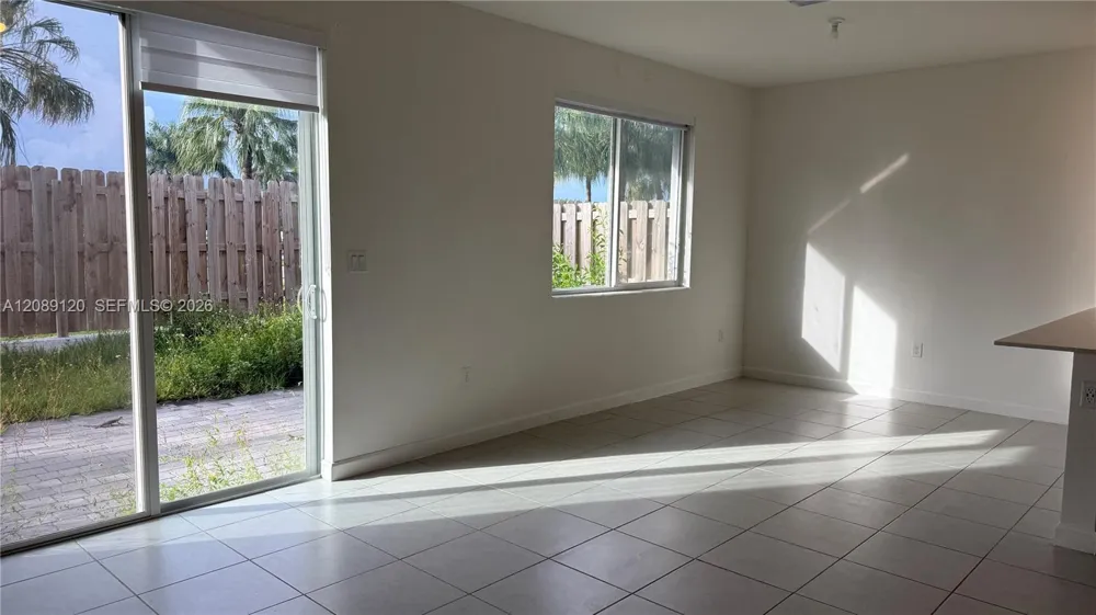 679 SE 13th St Cir Homestead, FL 33034