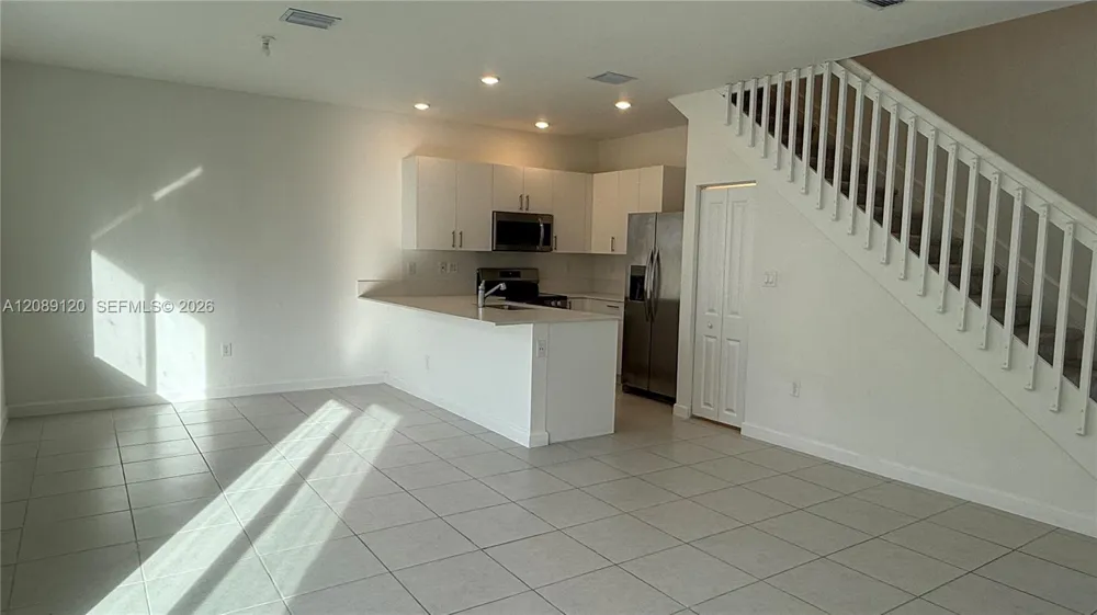 679 SE 13th St Cir Homestead, FL 33034
