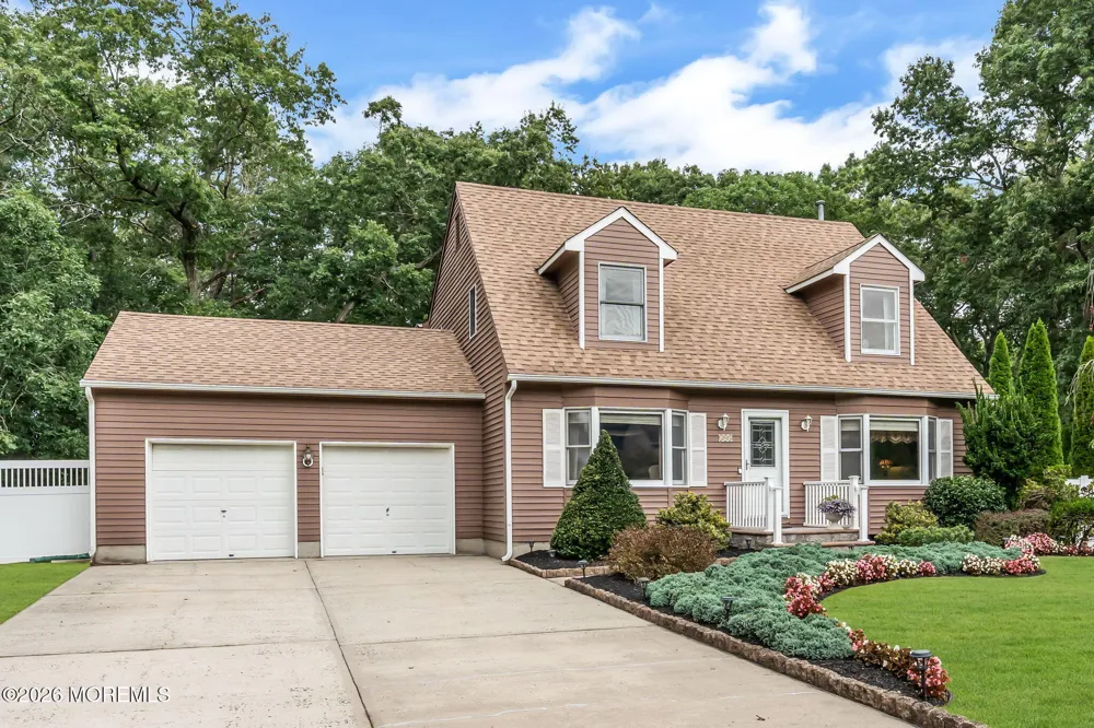 191 Edgemere Court Toms River, NJ 08755