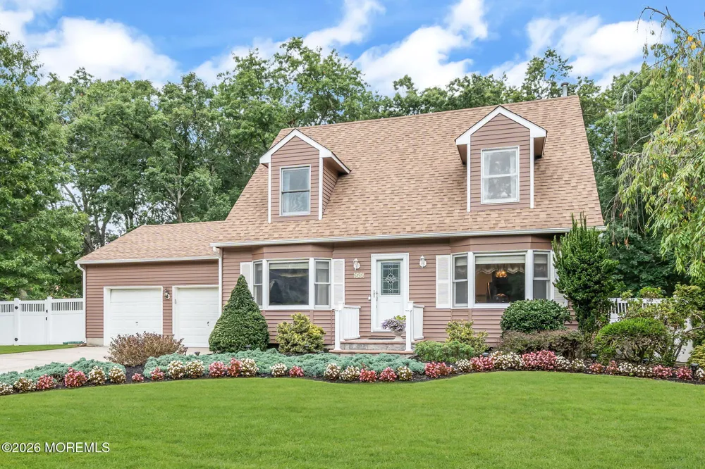 191 Edgemere Court Toms River, NJ 08755