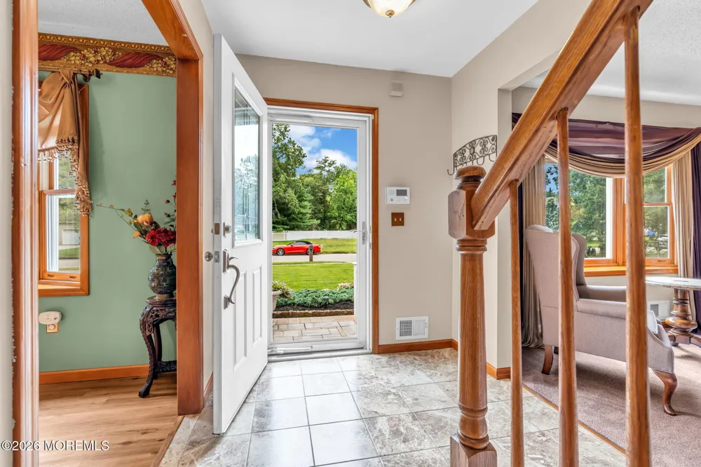 191 Edgemere Court Toms River, NJ 08755