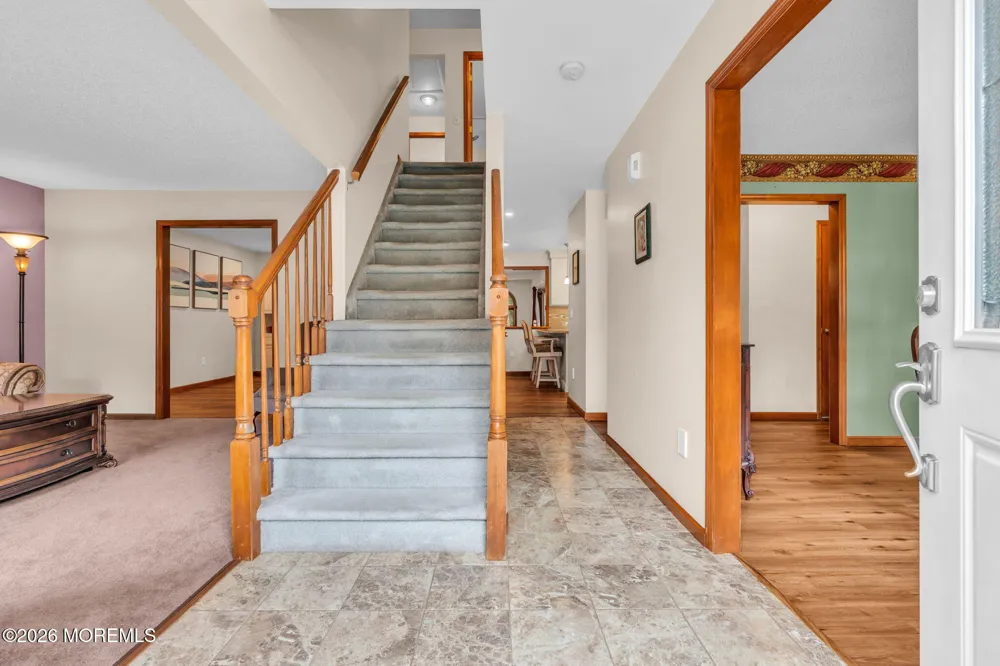 191 Edgemere Court Toms River, NJ 08755