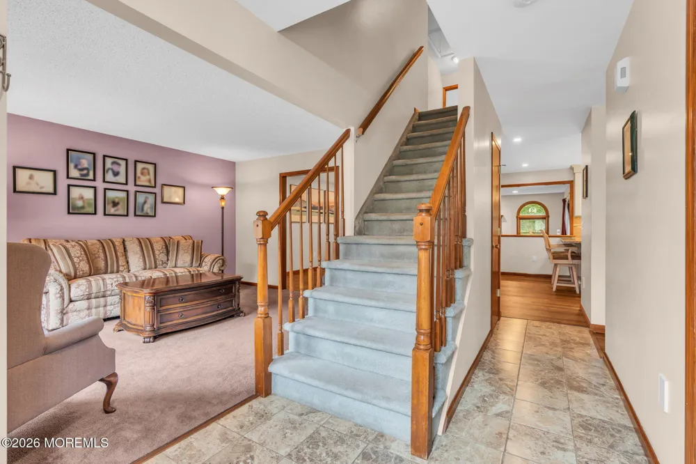 191 Edgemere Court Toms River, NJ 08755