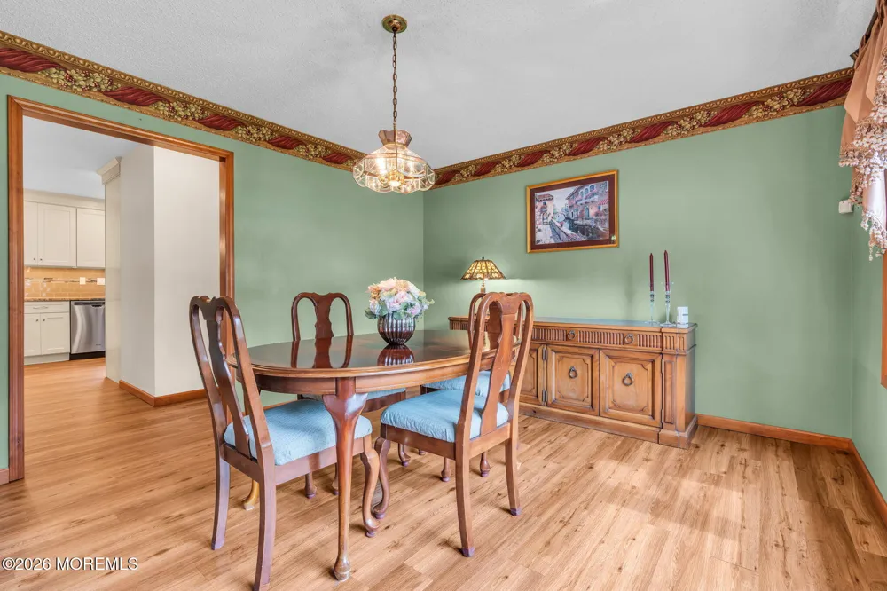191 Edgemere Court Toms River, NJ 08755