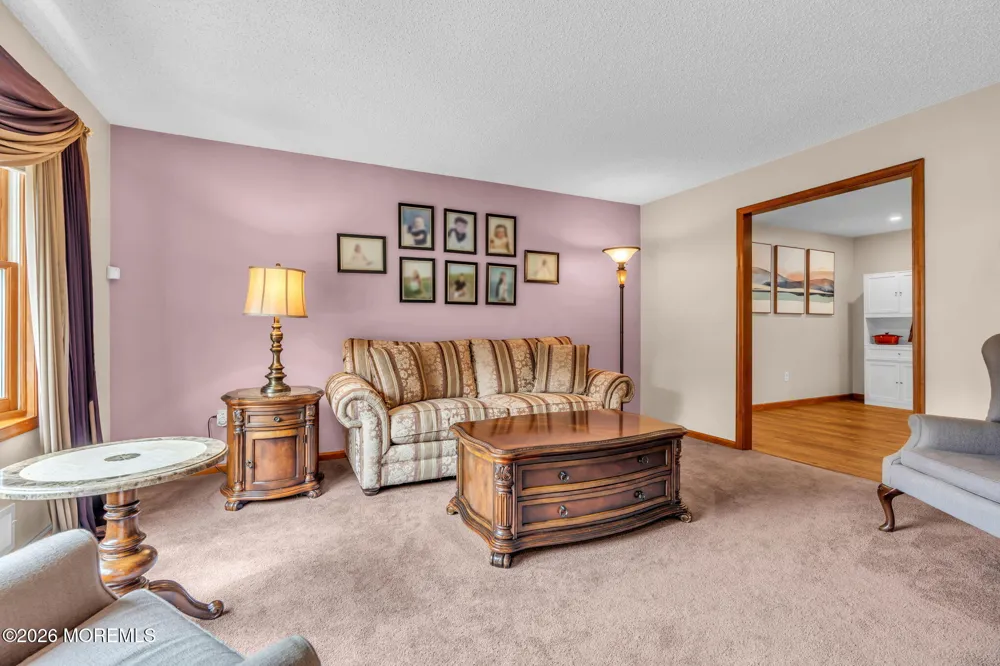 191 Edgemere Court Toms River, NJ 08755