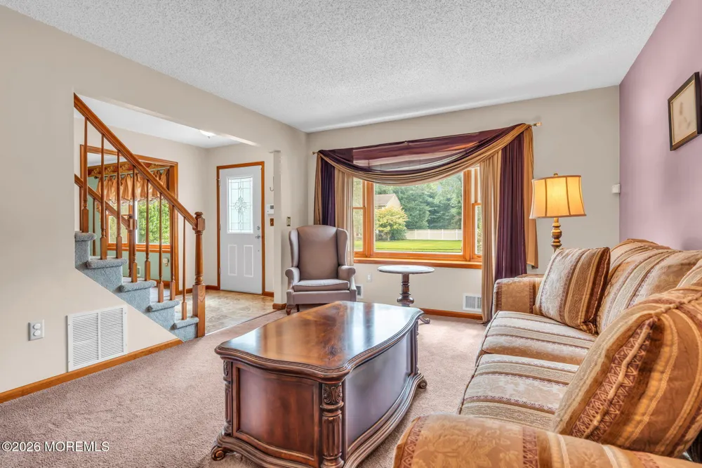 191 Edgemere Court Toms River, NJ 08755