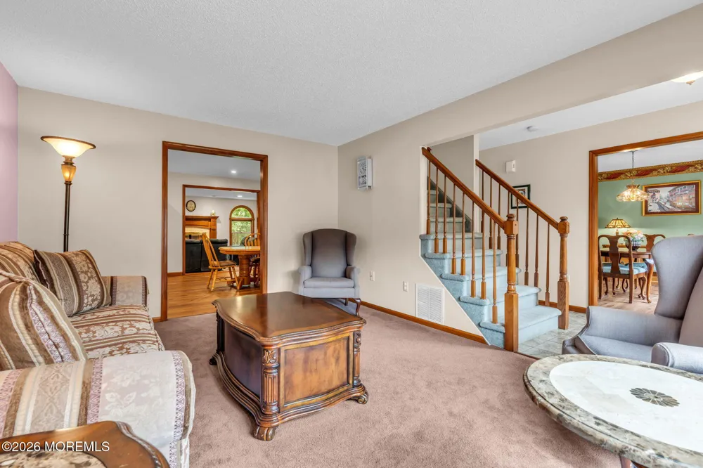 191 Edgemere Court Toms River, NJ 08755