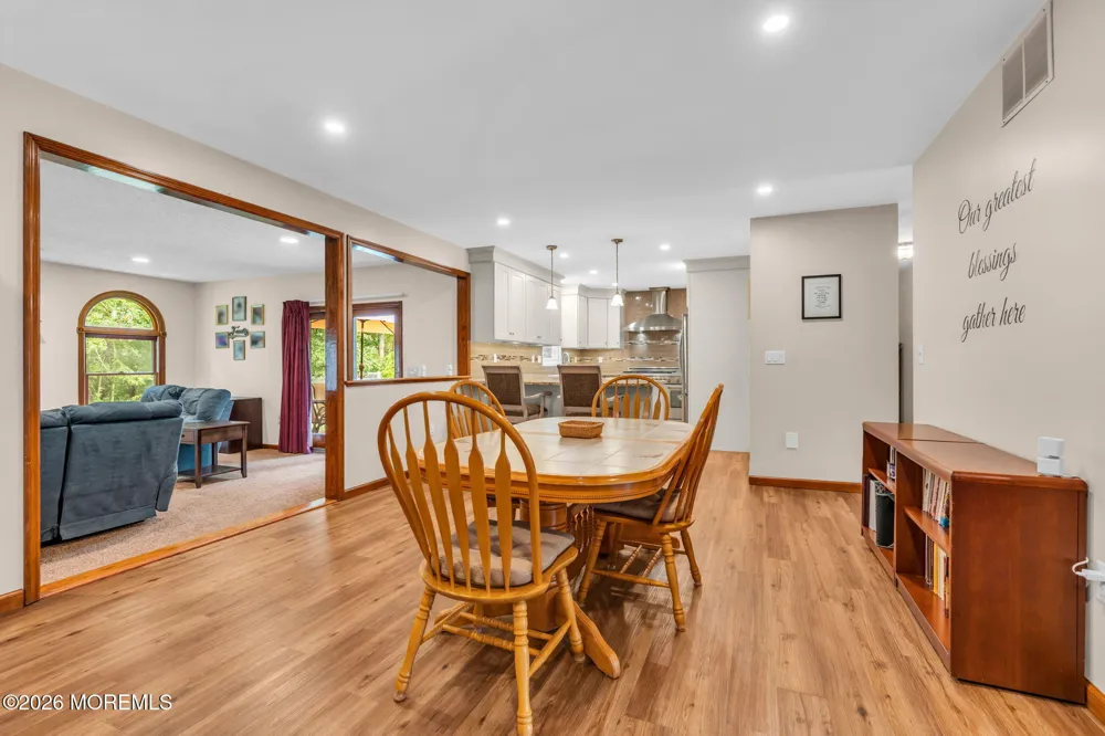 191 Edgemere Court Toms River, NJ 08755