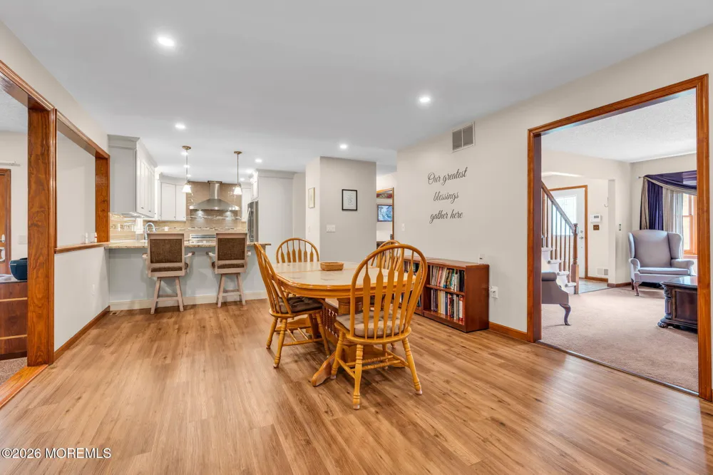 191 Edgemere Court Toms River, NJ 08755
