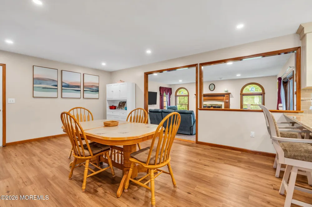191 Edgemere Court Toms River, NJ 08755
