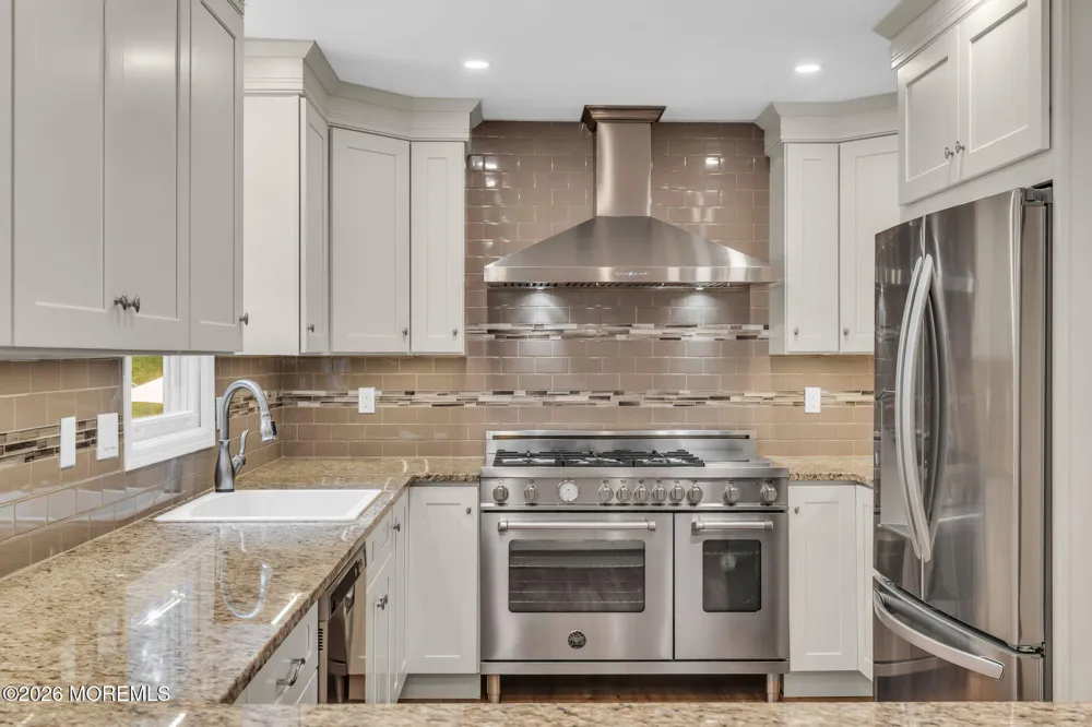 191 Edgemere Court Toms River, NJ 08755