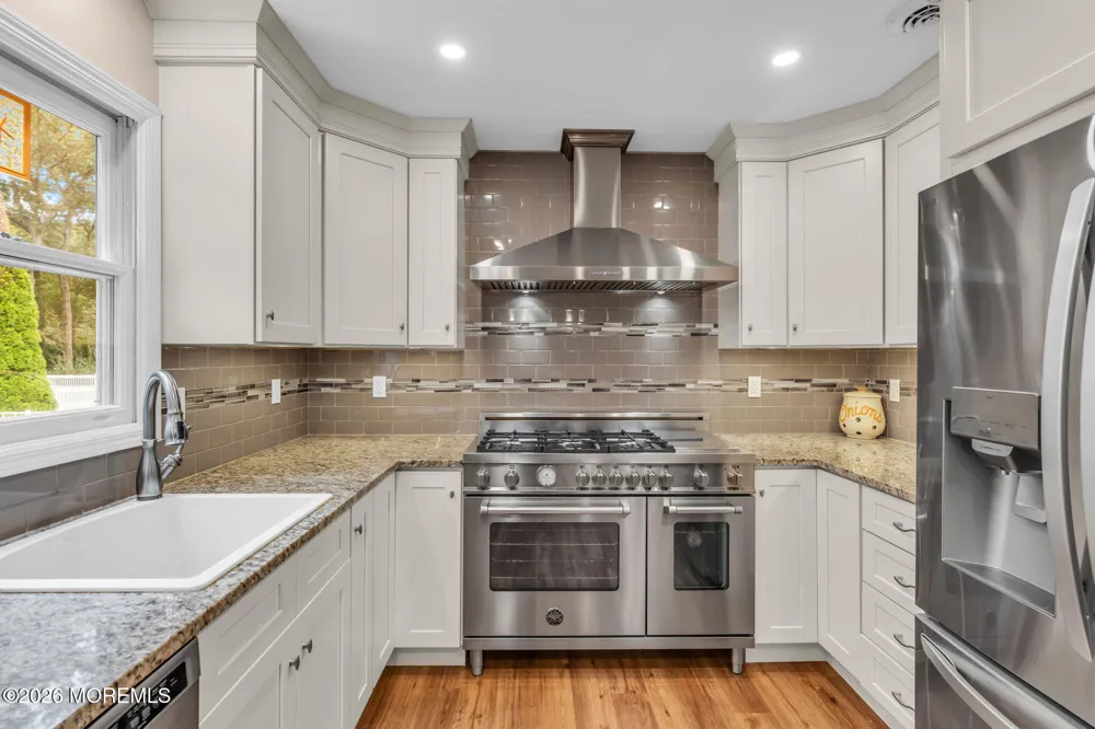 191 Edgemere Court Toms River, NJ 08755