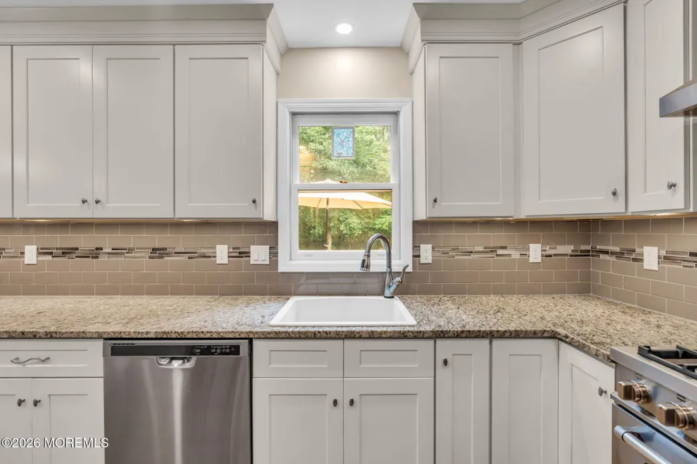 191 Edgemere Court Toms River, NJ 08755