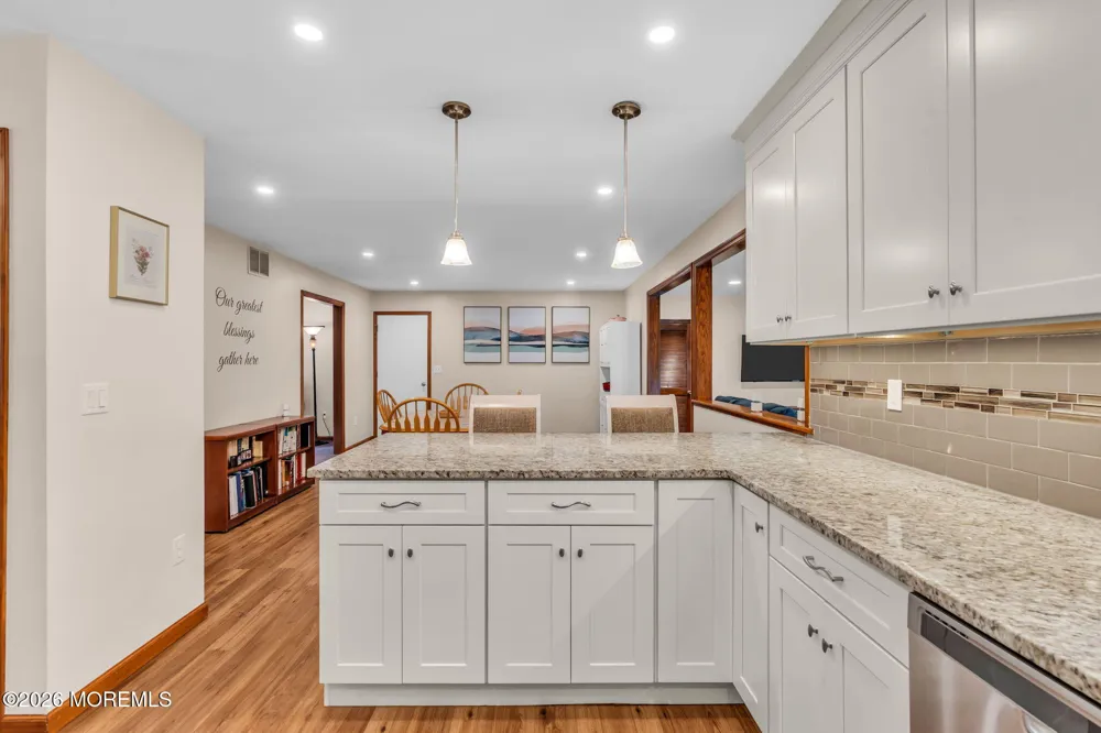191 Edgemere Court Toms River, NJ 08755