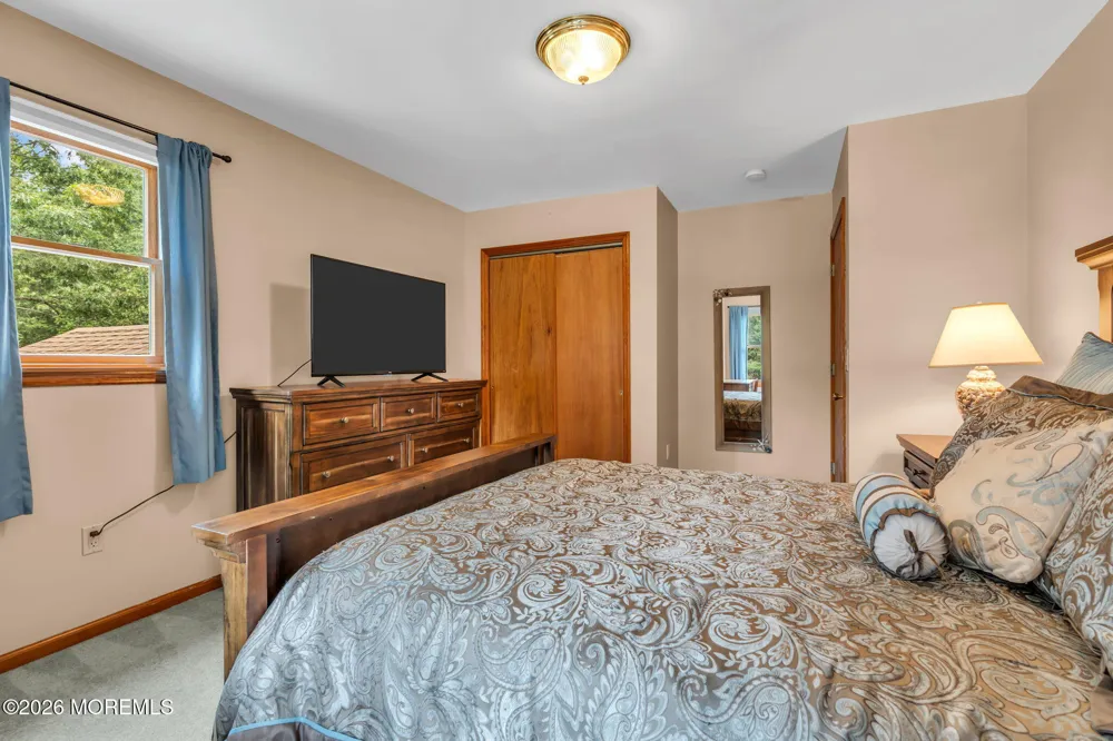 191 Edgemere Court Toms River, NJ 08755