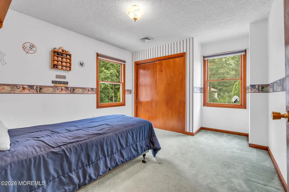 191 Edgemere Court Toms River, NJ 08755