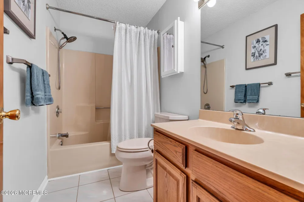 191 Edgemere Court Toms River, NJ 08755