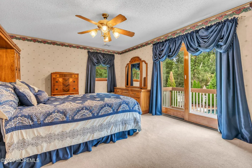 191 Edgemere Court Toms River, NJ 08755