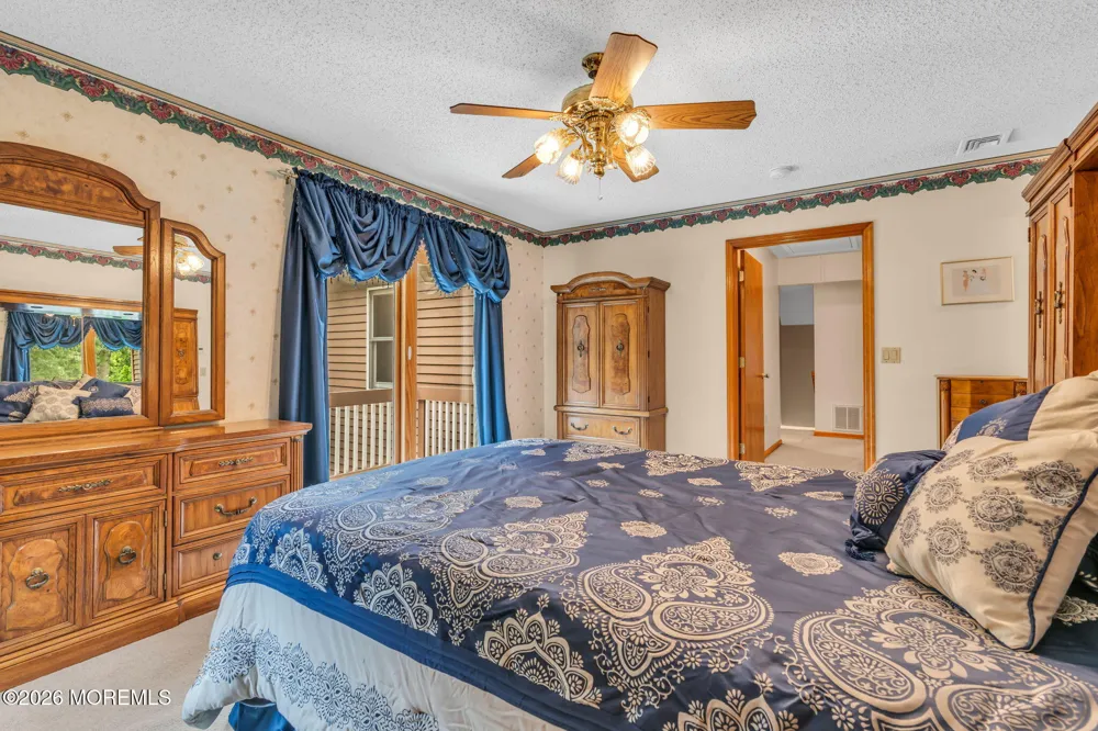 191 Edgemere Court Toms River, NJ 08755