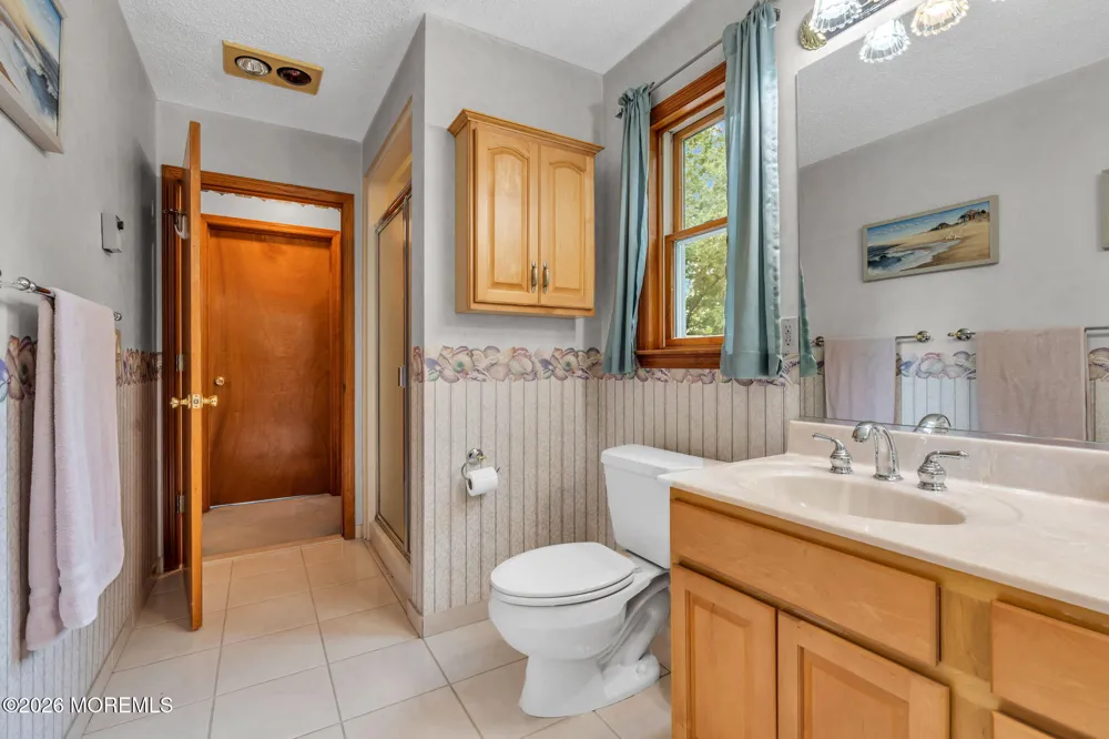 191 Edgemere Court Toms River, NJ 08755