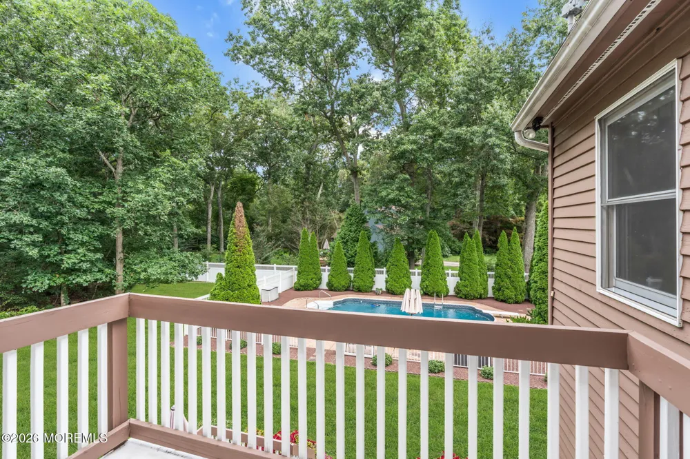 191 Edgemere Court Toms River, NJ 08755