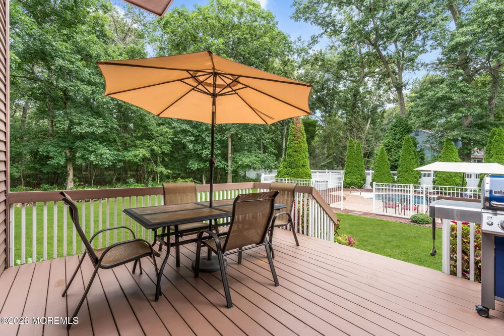 191 Edgemere Court Toms River, NJ 08755