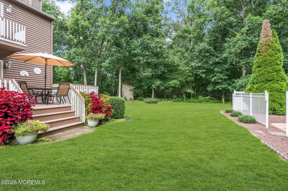 191 Edgemere Court Toms River, NJ 08755