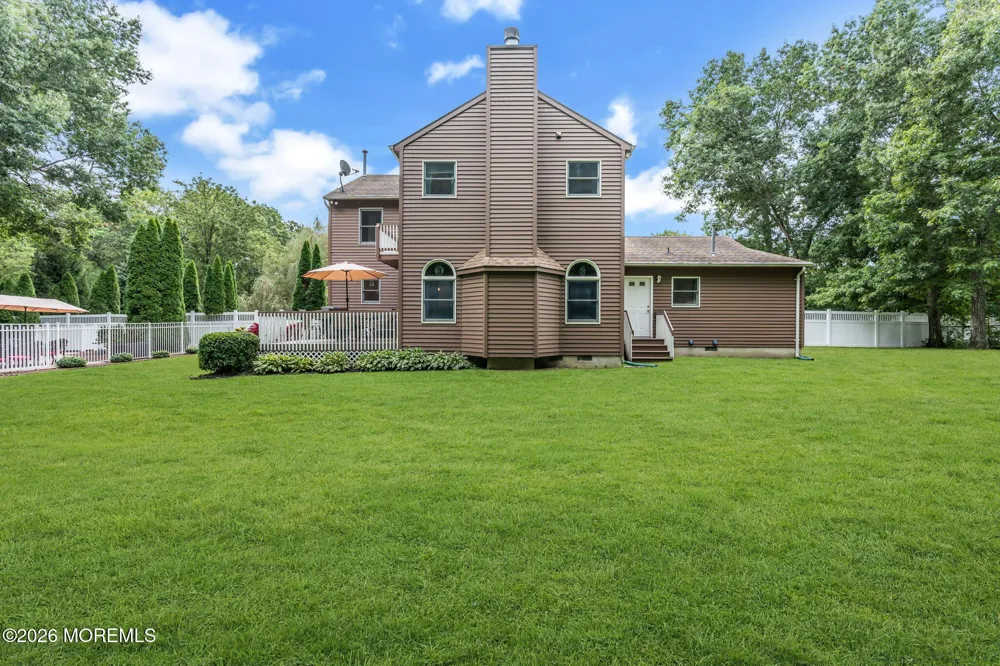 191 Edgemere Court Toms River, NJ 08755