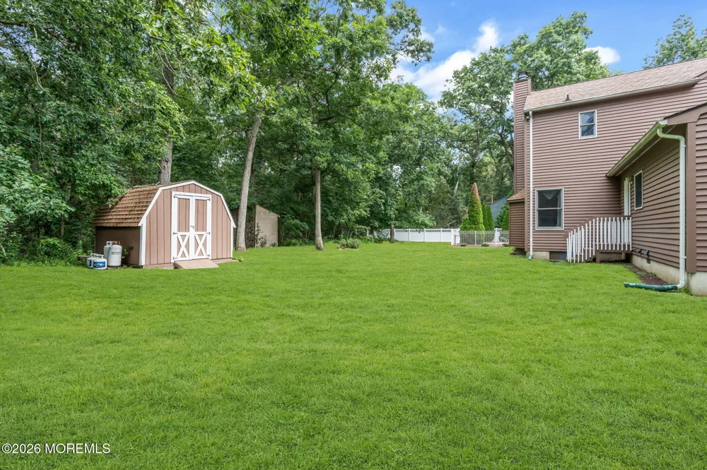 191 Edgemere Court Toms River, NJ 08755