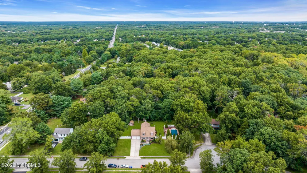191 Edgemere Court Toms River, NJ 08755