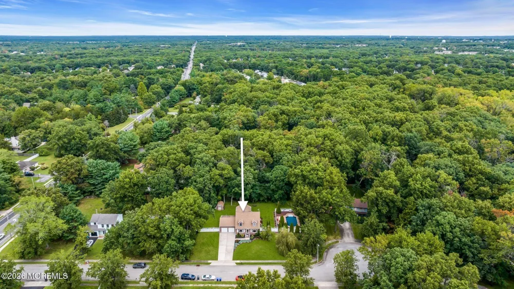 191 Edgemere Court Toms River, NJ 08755