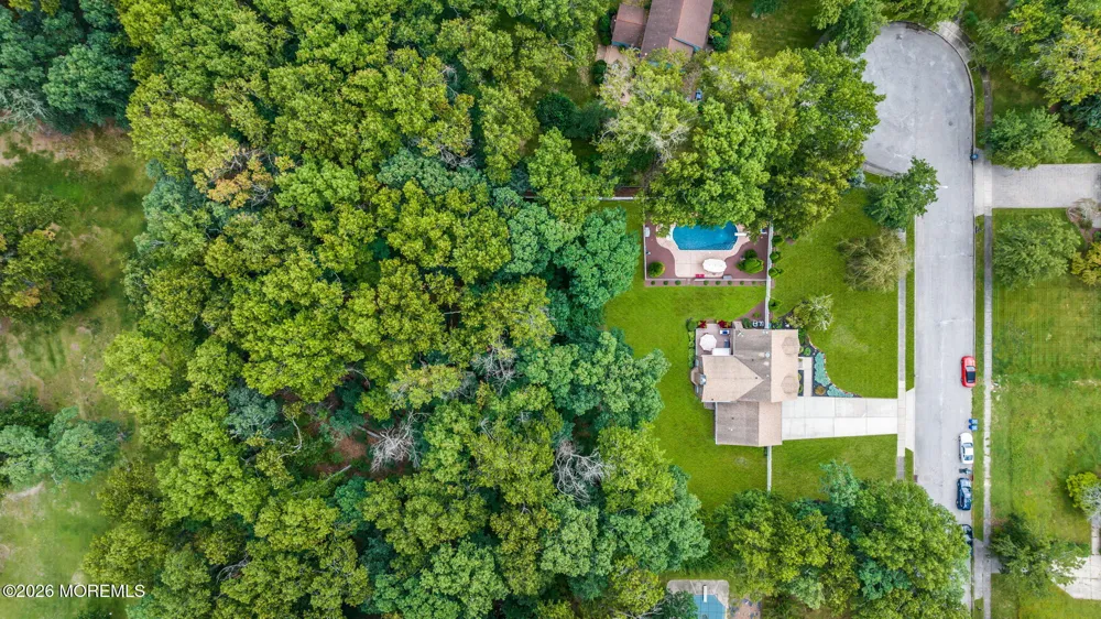 191 Edgemere Court Toms River, NJ 08755