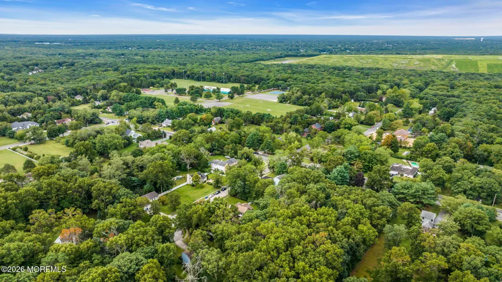 191 Edgemere Court Toms River, NJ 08755
