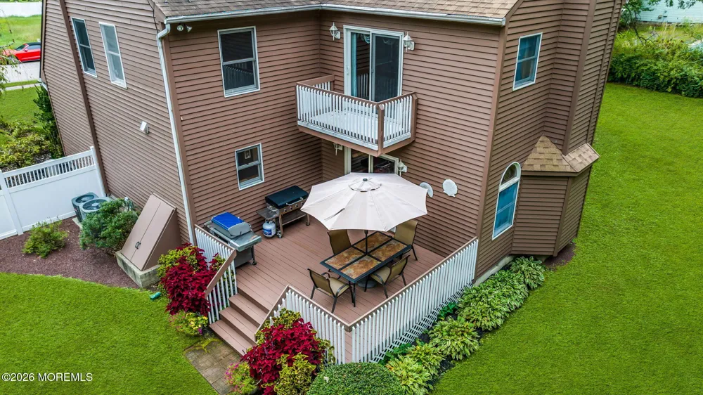 191 Edgemere Court Toms River, NJ 08755