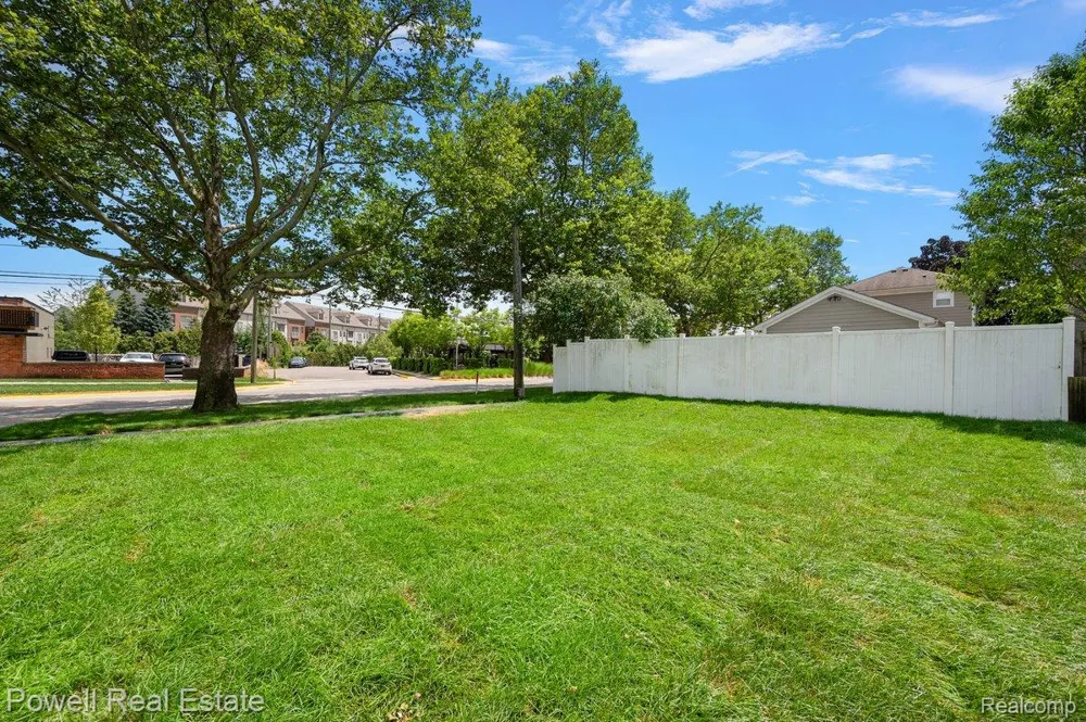 1998 Hazel Street Birmingham City, MI 48009