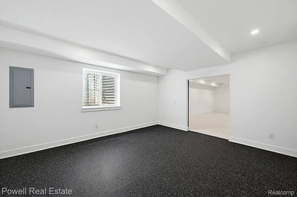 1998 Hazel Street Birmingham City, MI 48009