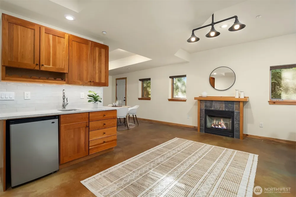 12317 176th Avenue SE Renton, WA 98059