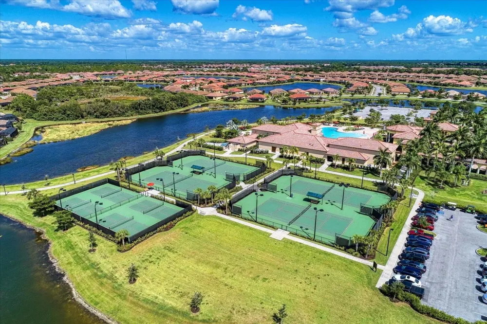 12501 CINQUETERRE DRIVE Venice, FL 34293