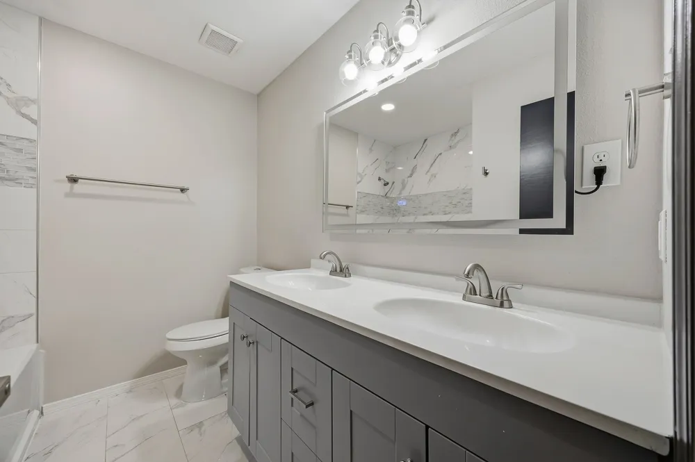 756 NW Charlyne Drive Burleson, TX 76028