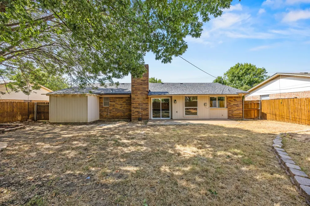756 NW Charlyne Drive Burleson, TX 76028