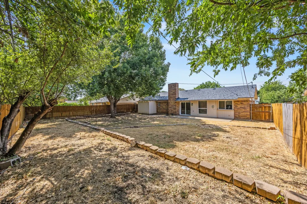 756 NW Charlyne Drive Burleson, TX 76028