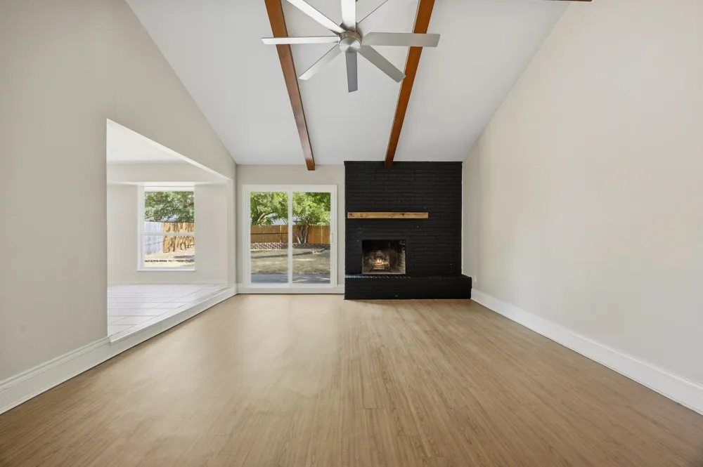 756 NW Charlyne Drive Burleson, TX 76028