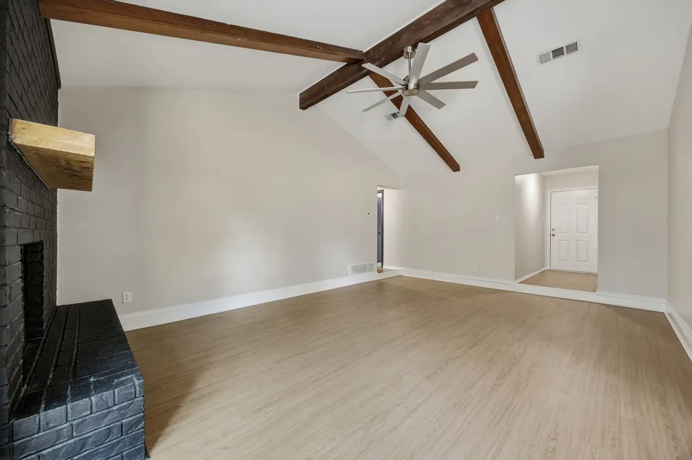 756 NW Charlyne Drive Burleson, TX 76028