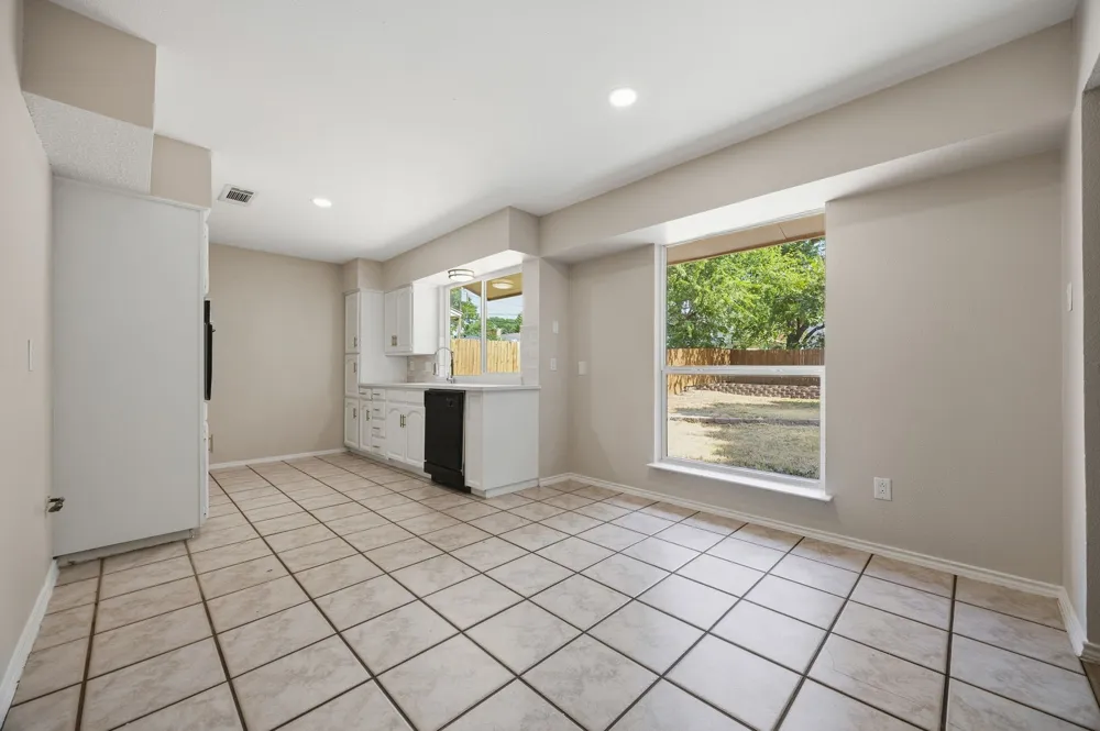 756 NW Charlyne Drive Burleson, TX 76028