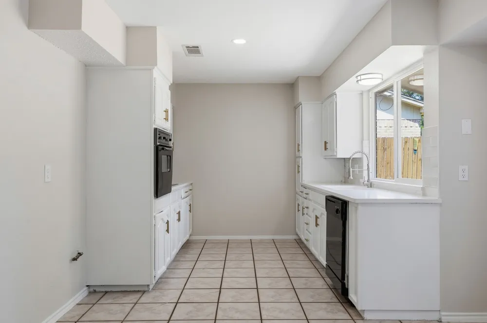 756 NW Charlyne Drive Burleson, TX 76028