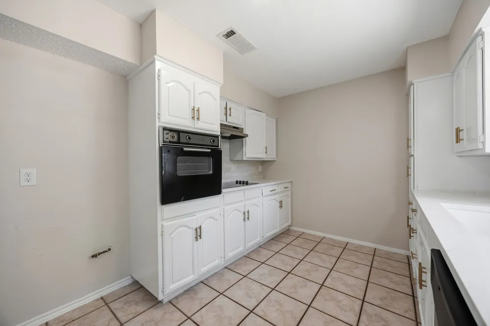 756 NW Charlyne Drive Burleson, TX 76028